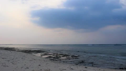 Scenic Seascape Time-lapse at Sunset with Cloudy Sky Vídeo Stock 338371532