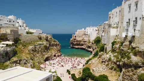 Scenic sight in Polignano a Mare, Bari Province, Apulia (Puglia), southern Italy Video stock 160929091