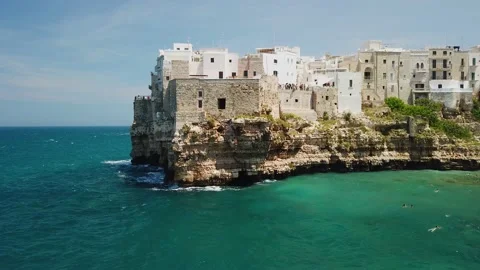 Scenic sight in Polignano a Mare, Bari Province, Apulia (Puglia), southern Italy 스톡 동영상 160929234