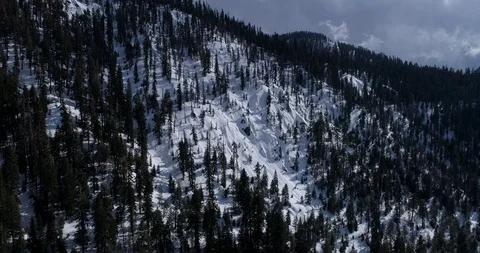 Scenic Snow Covered CA Mountain SHOT 2 库存影片 118632145