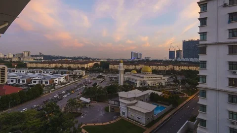 Scenic sunset 4k time lapse with mosque in the foreground Vídeos de archivo 98965639