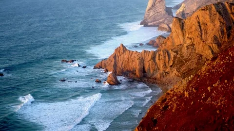 Scenic Sunset View Over Rocky Ocean Coast And High Cliffs In Portugal Vidéo 337219078