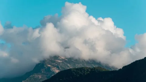 Scenic timelapse of clouds flying over Babadag mountain at Oludeniz Vídeo Stock 222804363