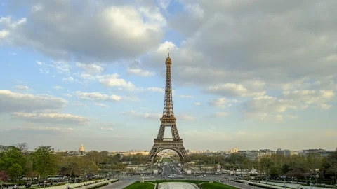 Scenic timelapse of famous Eiffel Tower Video stock 110811941