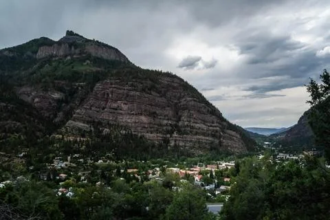 Scenic Valley View with Mountain Cliffs and Green Trees in Ouray, Colorado Фото