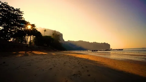 Scenic view of aonang beach during sunrise. Stock Footage 102877247
