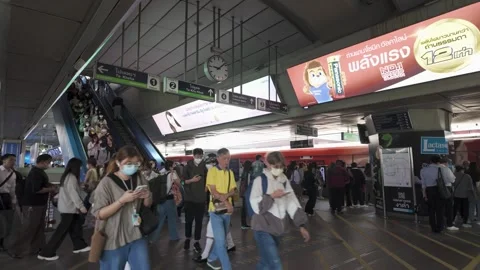 Scenic view of the Bangkok BTS Skytrain during rushing hour 動画素材 300326972