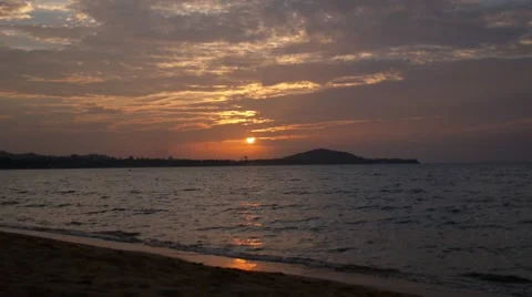 Scenic View of Beautiful Sunset above the Sea. Timelapse. Stockbeeldmateriaal 41314408