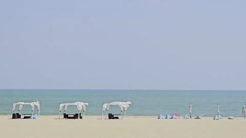 Scenic View of Cha-Am Beach with White Umbrellas and Chairs, Thailand 스톡 동영상 331119932