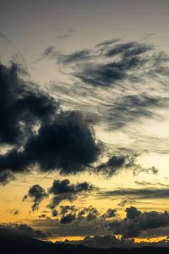 Scenic View of Dark Clouds at Sunset Stock-Fotos