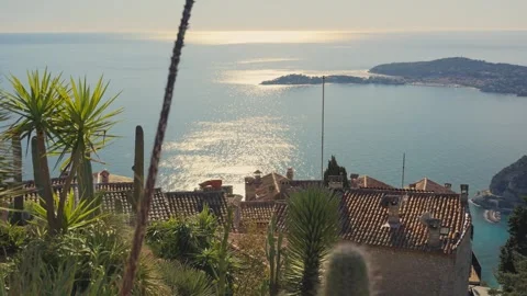 Scenic view of Eze village overlooking the mediterranean sea Vídeos de archivo 339098347