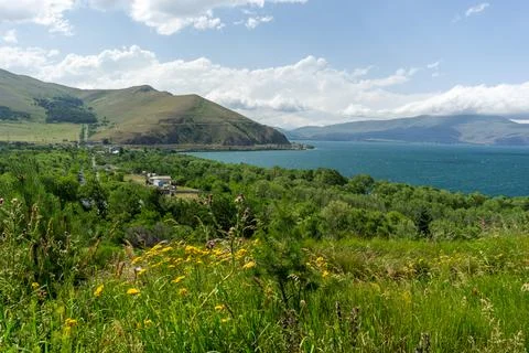 Scenic View of Lake Sevan, Armenia from Hillside Overlook Stock-Fotos