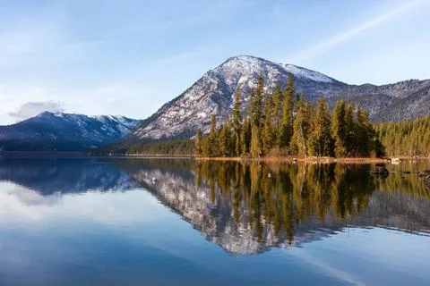 Scenic view of Lake Wenatchee and the Cascade Mountains in Washington Stock Photos
