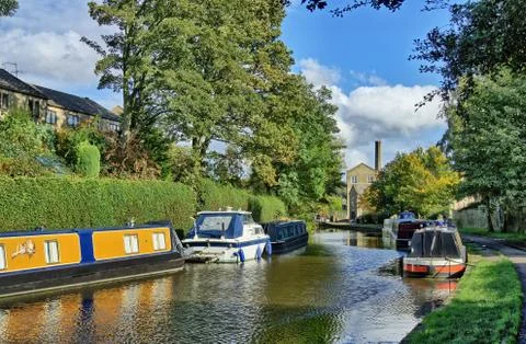 A scenic view of the Leeds and Liverpool canal, Skipton, North Yorkshire Stock Photos