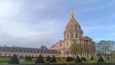 Scenic view of Les İnvalides and its famous golden dome Stock Footage 342139853