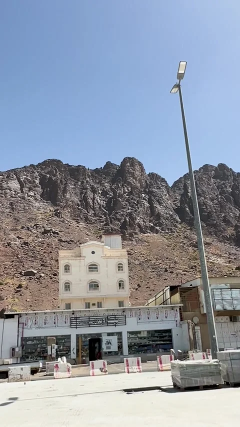 Scenic View of Mount Uhud and Urban Landscape Video stock 334821349