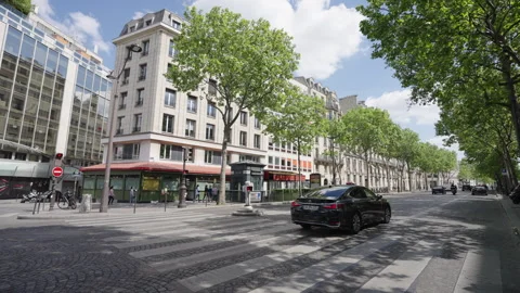 A scenic view of Paris featuring a mix of modern and classical architecture 스톡 동영상 304236333
