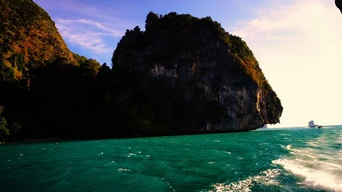 Scenic view of Phi Phi Island,Thailand. Vídeo Stock 103522917