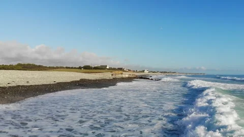 Scenic view of the sandy beach and ocean coast in Plozevet, Brittany, France 库存影片 341882775