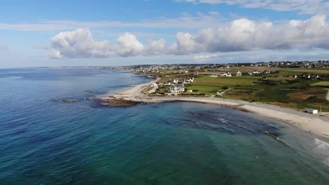 Scenic view of the sandy beach and ocean coast in Plozevet, Brittany, France Stock Footage 341883097