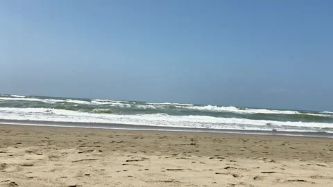 Scenic View of Sea Waves Rolling onto Sandy Shore on Bright Sunny Day Video stock 343490423