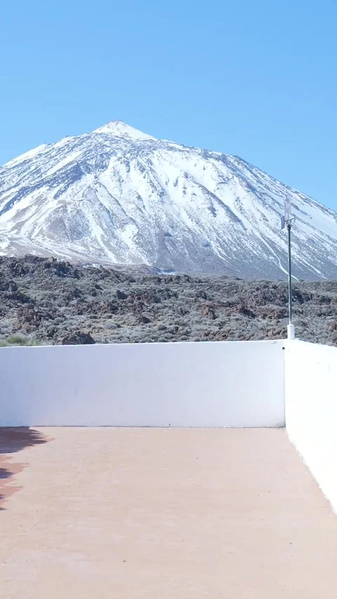Scenic view of the snow-capped teide volcano in tenerife Video stock 329865282