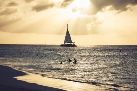 Scenic view of a sunset in the Eagle Beach Stock Photos