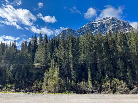 The scenic view while driving through Yoho  National Park in Canada. Stock-Fotos