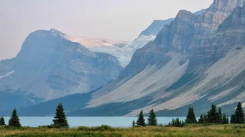 Scenic views on Icefields Parkway between Banff National Park and Jasper in.. Stock Photos