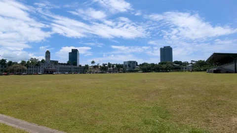Scenic wide angle view of Albert Park and Parliament Buildings in capital city Vídeo Stock 336029974