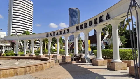 Scenics view of the Independence Square, it is a square located in Kuala Lumpur Vidéo 197775135
