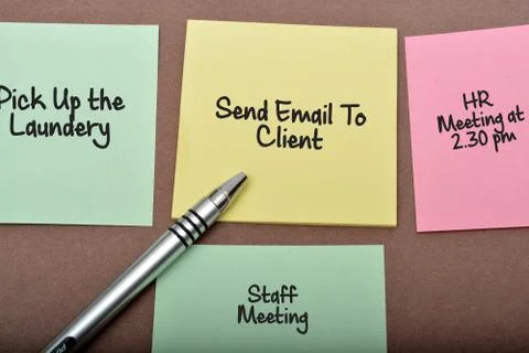 Schedule your day with notes closeup Foto stock