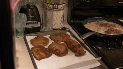 Schnitzel2 Video stock 142717932