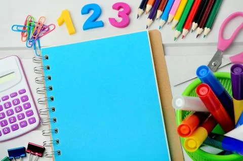 School accessories on table Foto stock