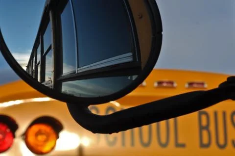 School bus mirror reflection Stock-Fotos