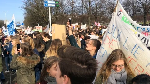 School children protest climate change policy Video stock 102648361