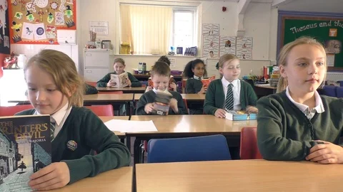 School class ready for teacher Video stock 94012790