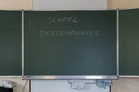 School descriminates Фото