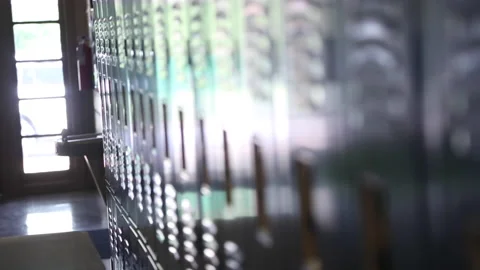 School Hallway Transition To Focus On Locker Close Up Vídeo Stock 134195247