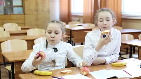 School lunch for children on the break between classes. Stock-Footage 107776600
