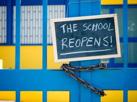 THE SCHOOL REOPENS! Stockfoto's