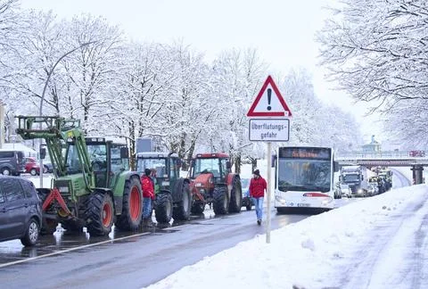  A schoolbus is blocked while farmers demonstrate for diesel subsidies and... Stock Photos