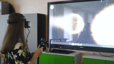Schoolgirl using 3d vr glasses during interactive lesson in school classroom. Stock Footage 212091595