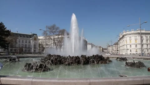 Schwarzenbergplatz in Vienna Vídeos de archivo 8193136