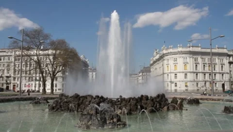 Schwarzenbergplatz in Vienna Vídeos de archivo 8194542