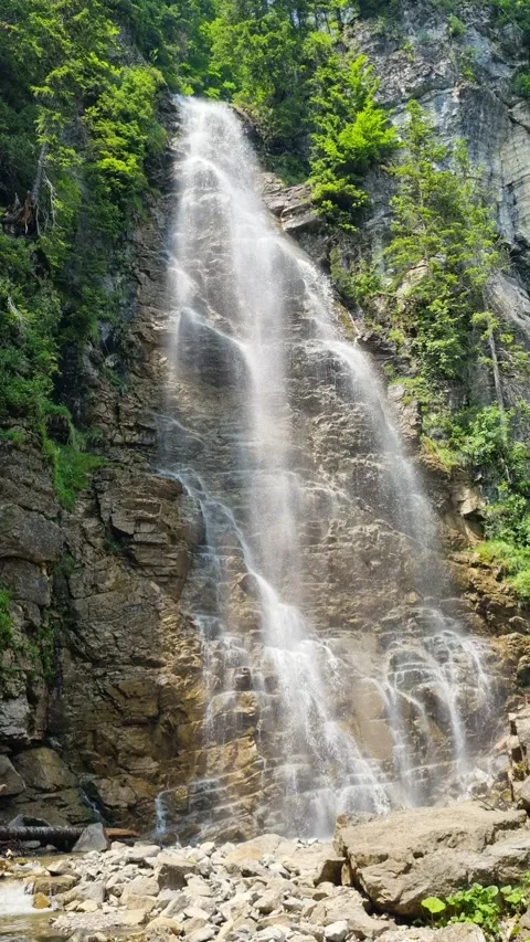 The Schwarzsee waterfall,a force of nature that is both powerful and calming Vidéo 314302433