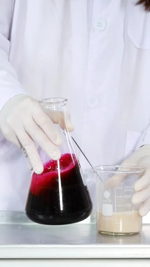 Science Experiment with Catalyst Reaction Vídeo Stock 309498702