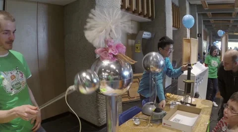 Science fair.  Van de Graaff generator Stock Footage 40906758