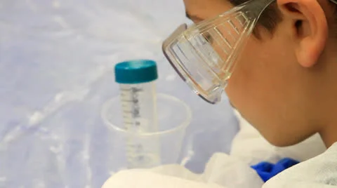 Science lab class Видео 25593752