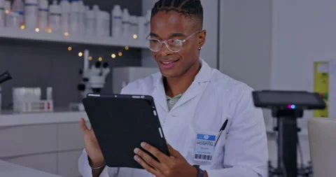 Science man, tablet and lab research in night for pharmaceutical study, data 스톡 동영상 236605912